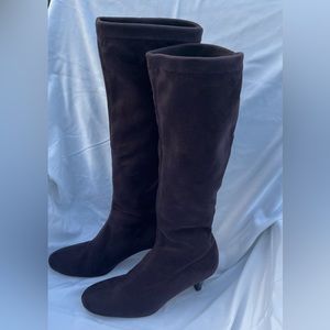 Boden Knee High Stretch Suede Purple Boots with 2” Kitten Heels Size 39 EUC